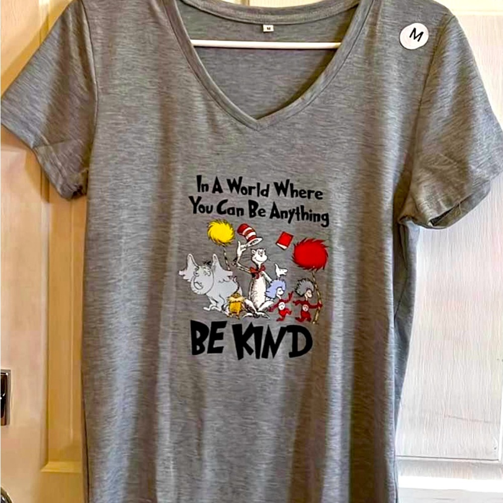 Dr Seuss Shirt Size Medium